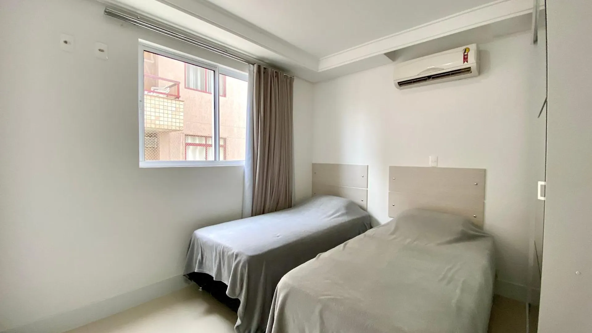 Apartamento 2 Quartos Na Praia De Bombas Bombinhas 0*,  Brazil