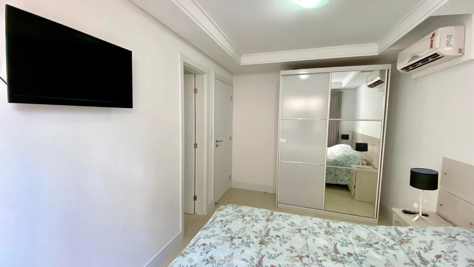 Apartamento 2 Quartos Na Praia De Bombas Bombinhas 0*,